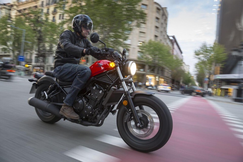 Honda CMX500 Rebel: bobber giapponese