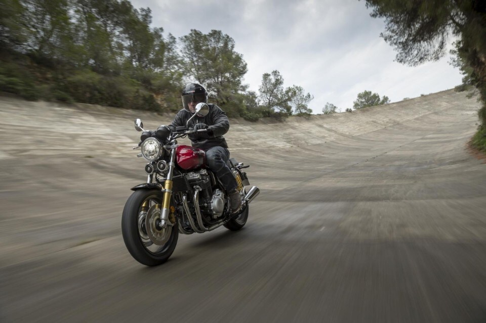 Honda CB1100RS: sportiva vecchio stile