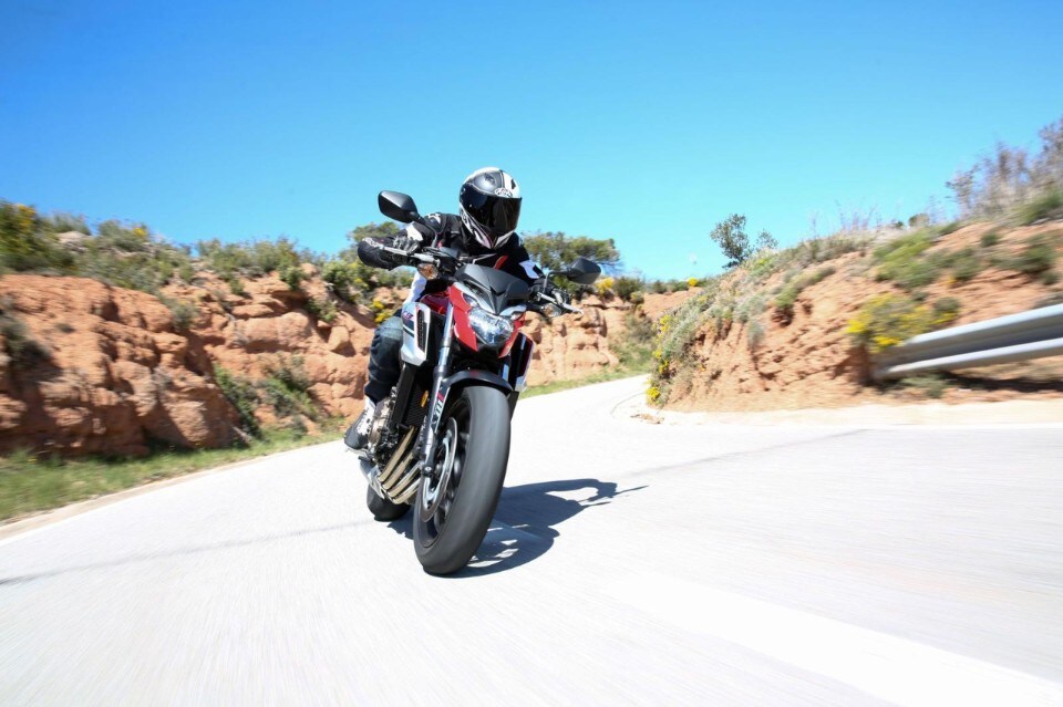 Honda CB650F 2017: iniezione di carattere