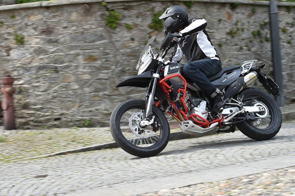 SWM Superdual T: turista per gioco