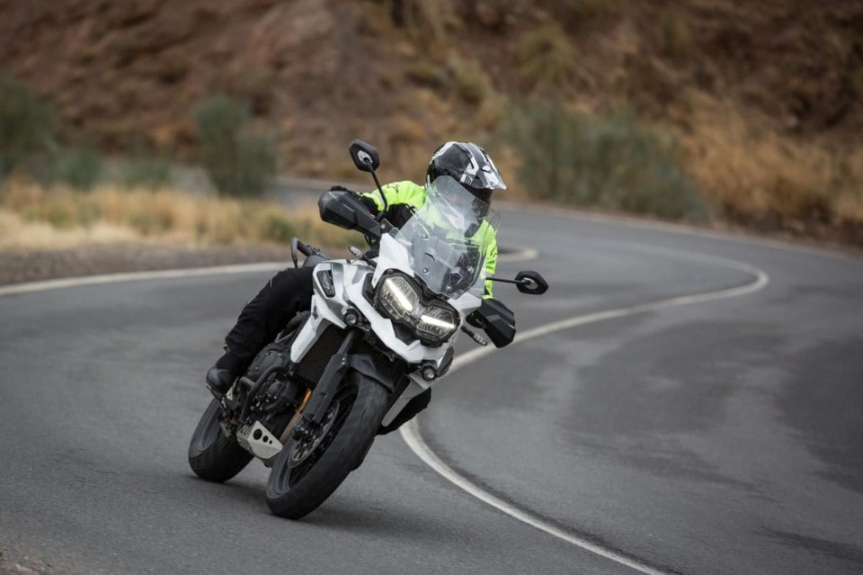 Triumph Tiger 1200: avventure in prima classe