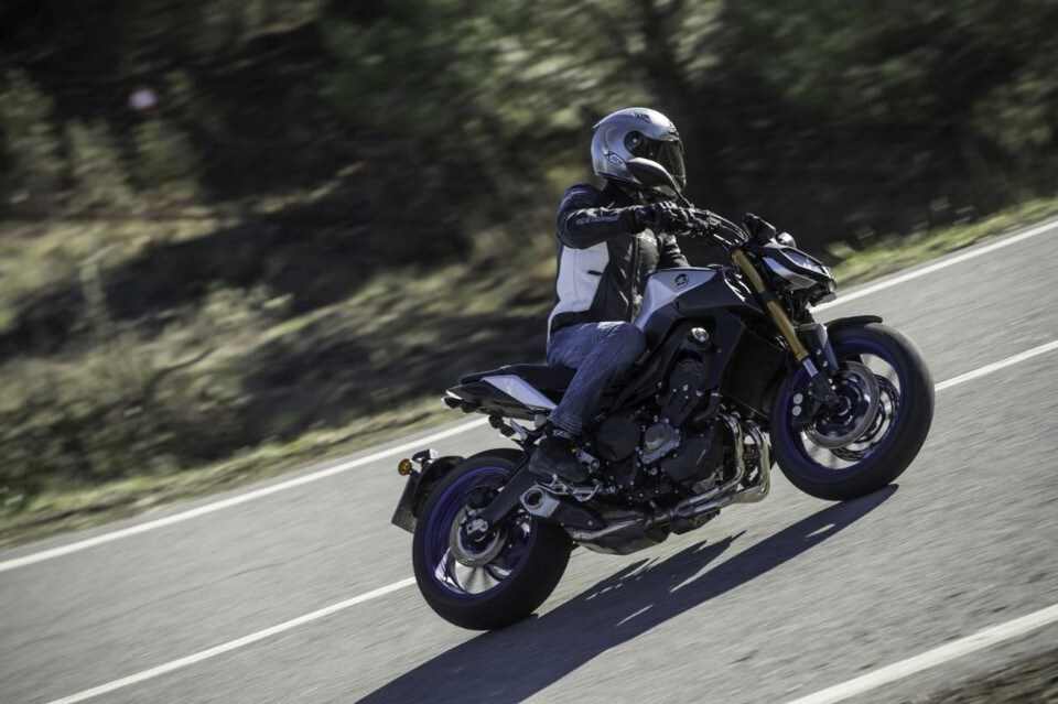 Yamaha MT-09 SP: la naked per palati fini
