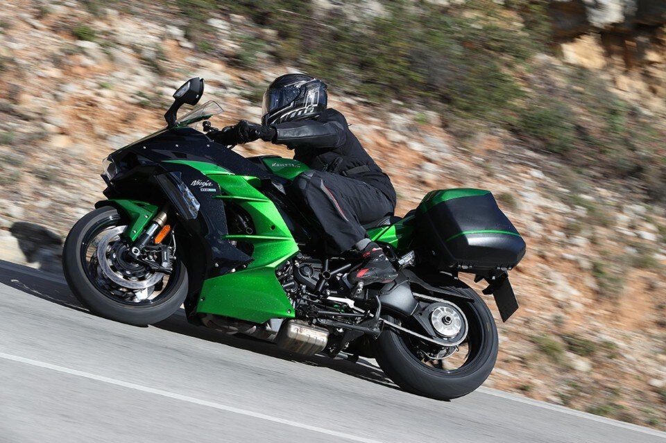 Kawasaki Ninja H2 SX SE: Ninja Express