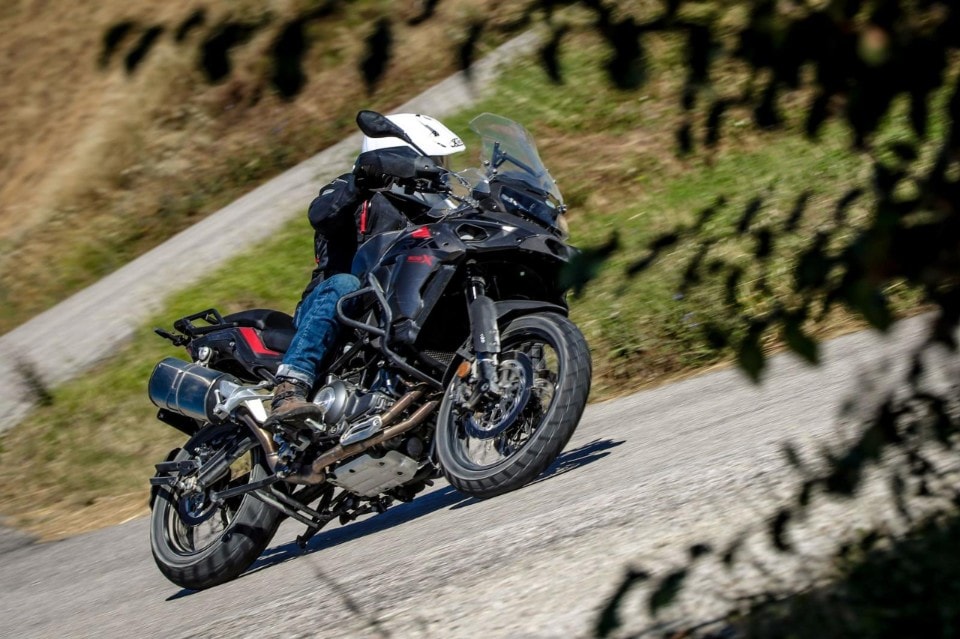 Benelli TRK 502 X, una per tutti