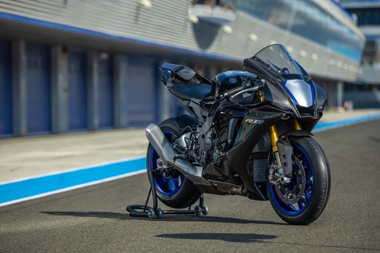 Yamaha YZF-R1: la guardi e ti rapisce