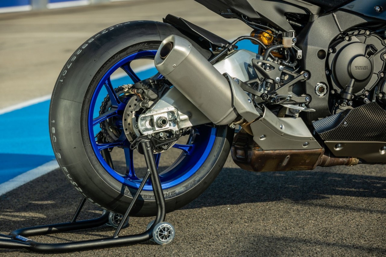 Yamaha YZF-R1: la guardi e ti rapisce