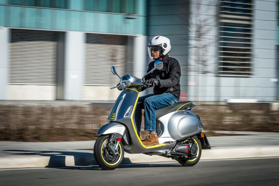 vespa piaggio elettrica prezzo