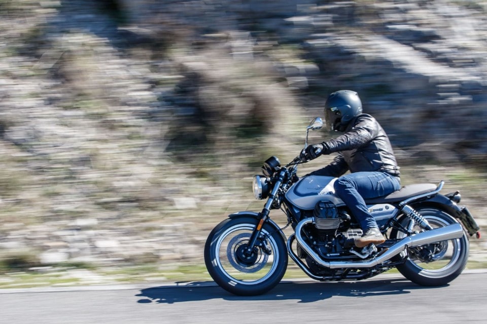 Moto Guzzi V7:  un altro pianeta!