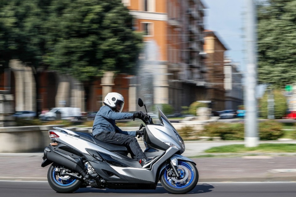 Suzuki Burgman 400: la STORIA continua!