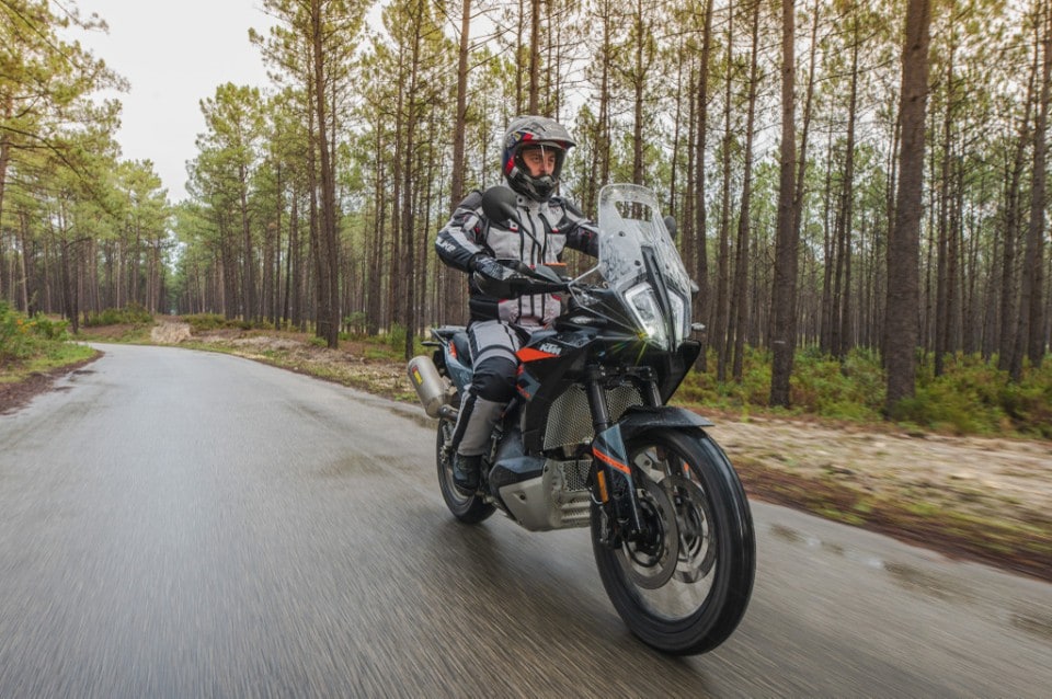 KTM 890 Adventure 2023: la prova