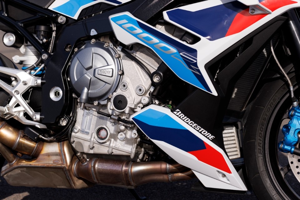 BMW M 1000 R: ADRENALINA pura!