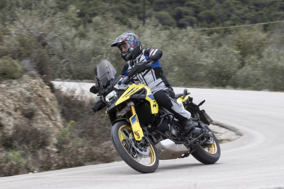 Suzuki V-Strom 1050 DE 2023: la prova