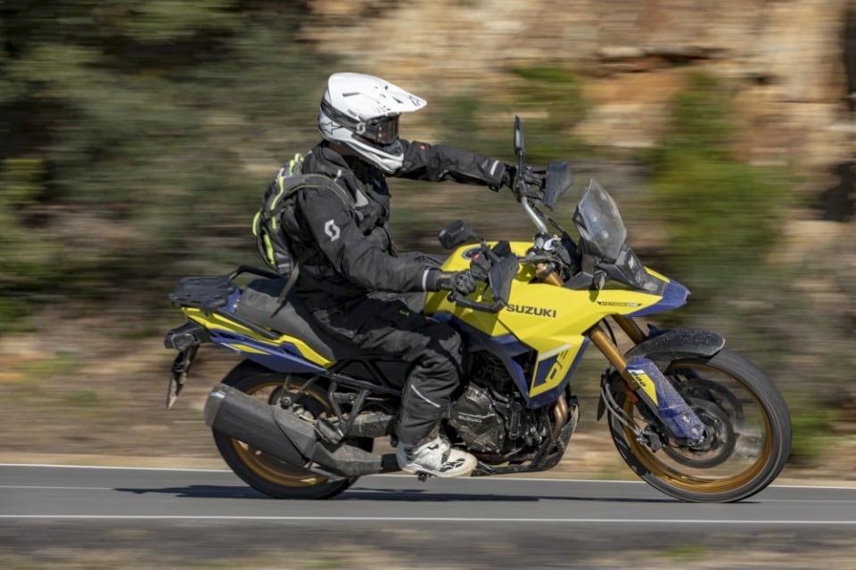 Suzuki V-Strom 800 DE: la prova su strada e fuoristrada