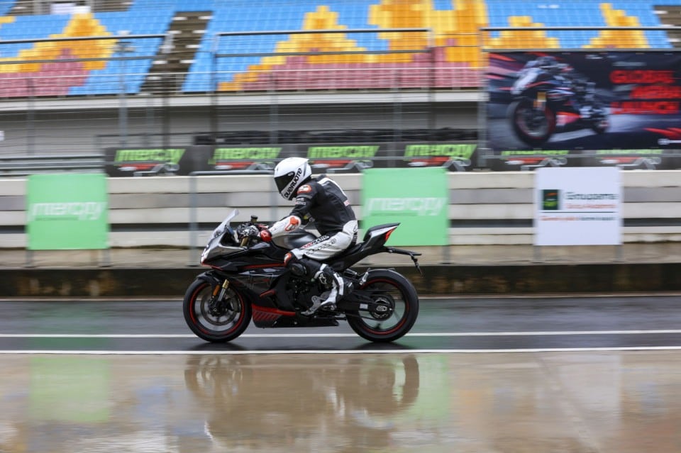 CFMOTO 450SR: la supersportiva in miniatura