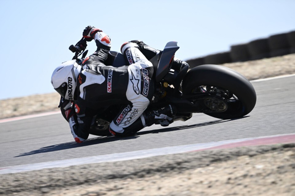 Ducati Streetfighter V4 S: over the top