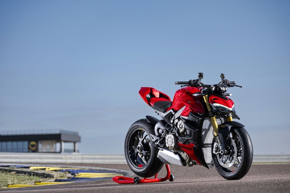Ducati Streetfighter V4 S: over the top