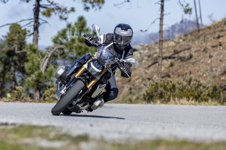 Test BMW R 1250 R e RS: quel pizzico di pepe...