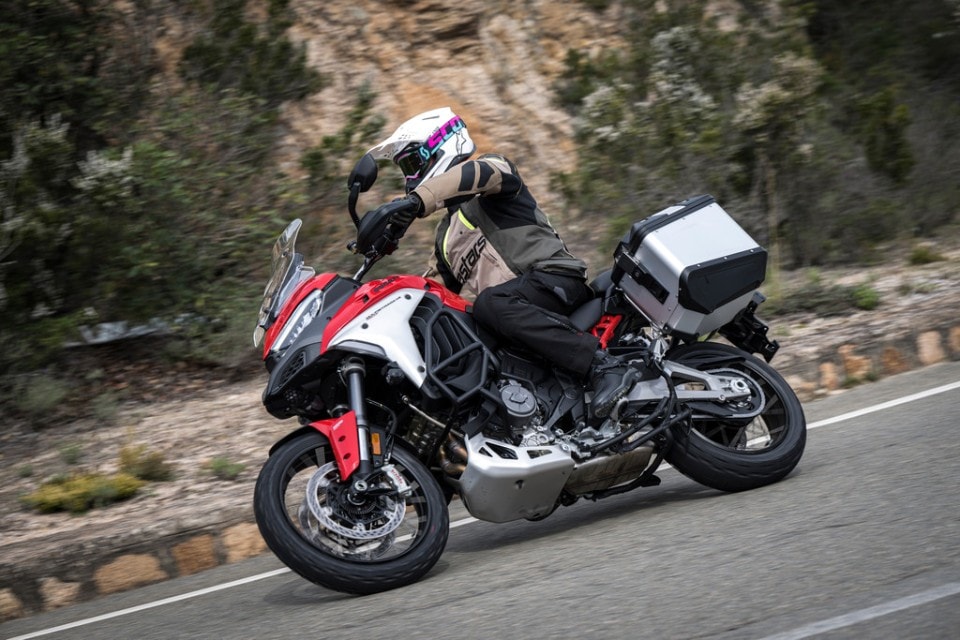 Ducati Multistrada V4 Rally: la prova su strada e fuoristrada
