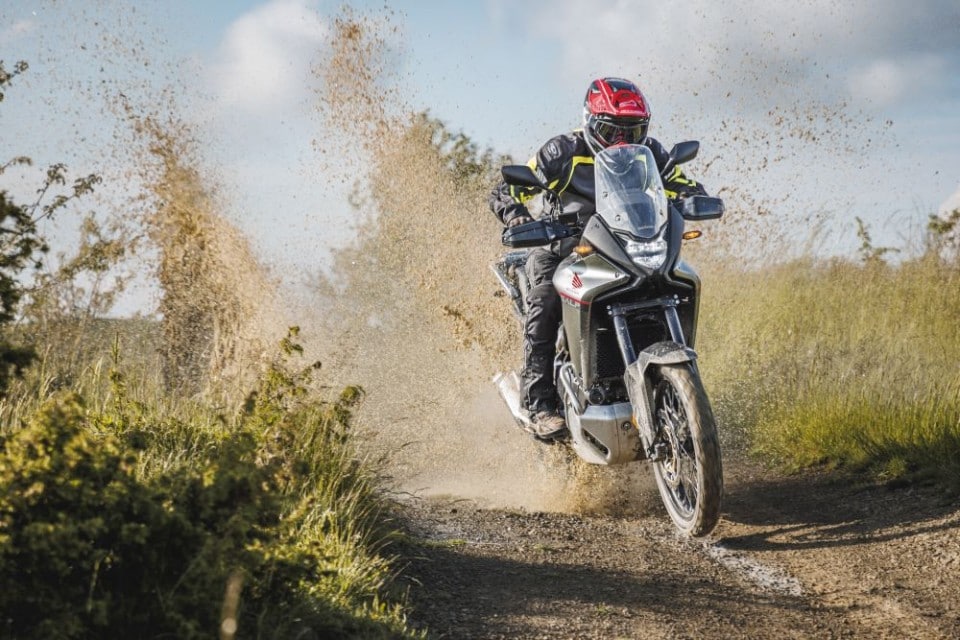 Prova Honda Transalp 750, Suzuki V-Strom 800, Yamaha Ténéré 700, Aprilia Tuareg  660 [VIDEO]