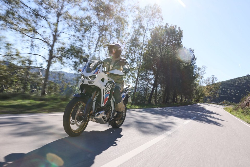 Honda Africa Twin Adventure Sports 2024: la prova su strada +VIDEO+