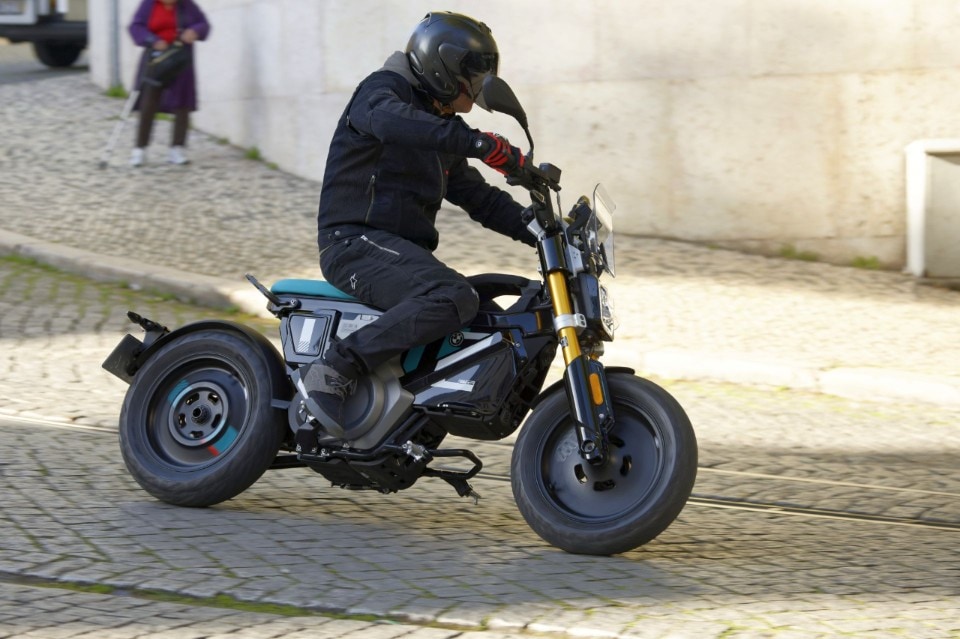 BMW CE 02: city smart