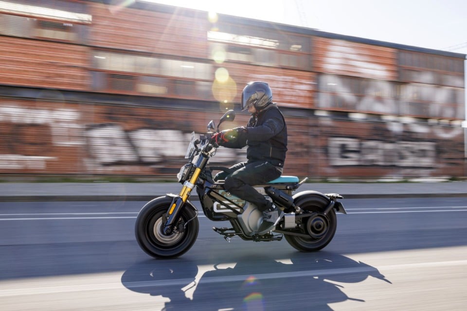 BMW CE 02: city smart