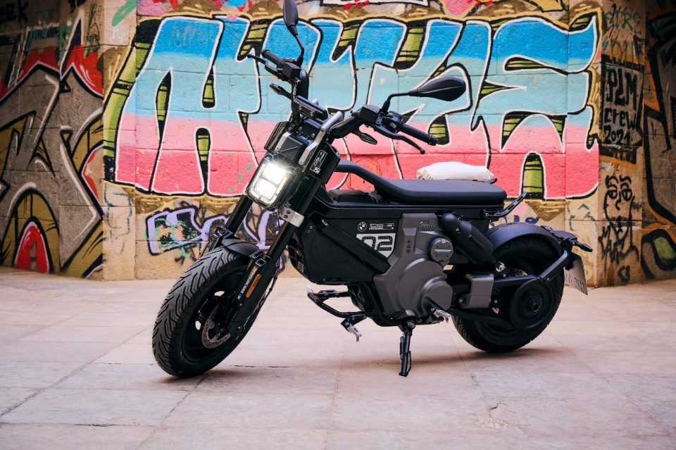 BMW CE 02: city smart