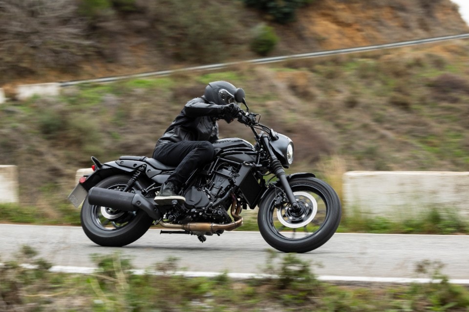 Kawasaki Eliminator 500: il grande ritorno +VIDEO+