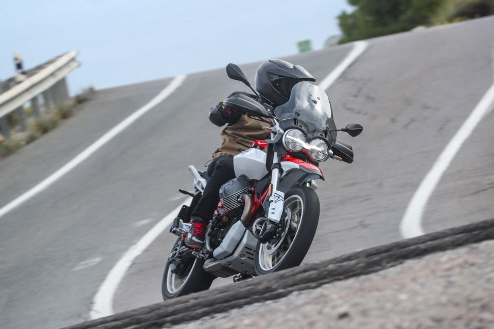 Moto Guzzi V85 Strada, TT e TT Travel: viaggio nel tempo +VIDEO+
