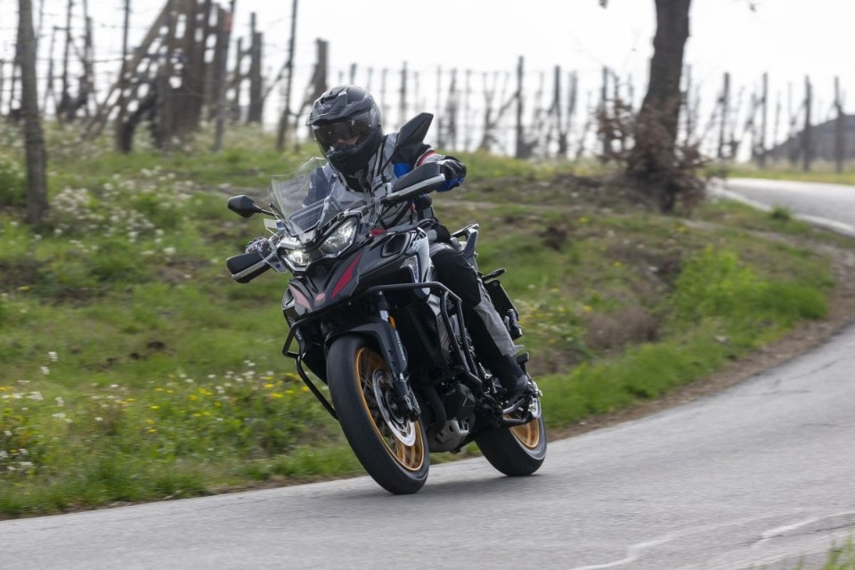 QJ Motor SRT 800 S, SRT 800 SX: la prova +VIDEO+