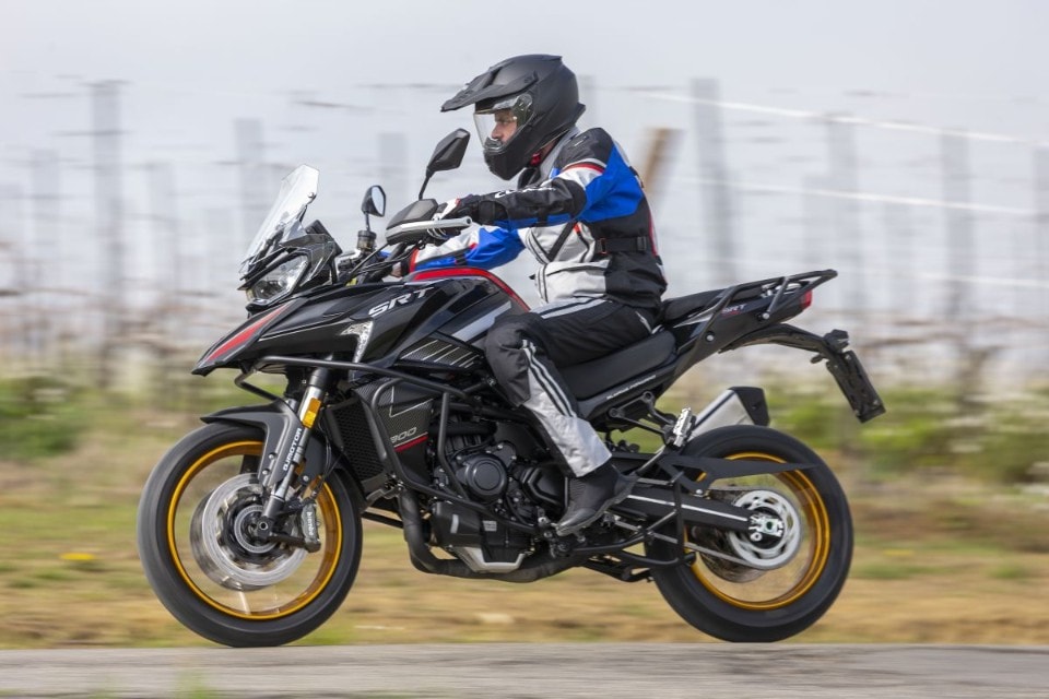 QJ Motor SRT 800 S, SRT 800 SX: la prova +VIDEO+