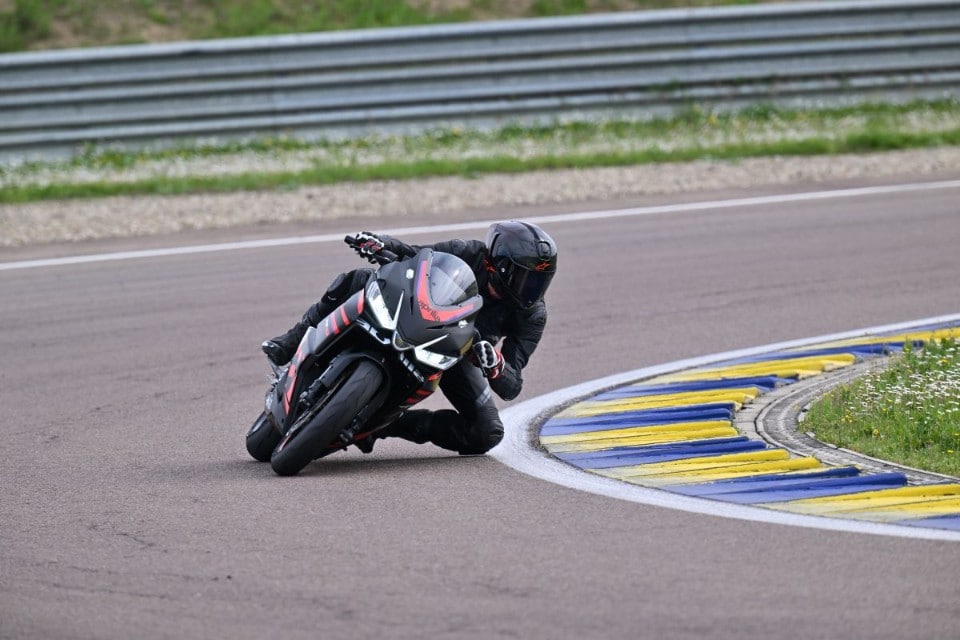 Aprilia RS 457, la prova: piccolo è bello +VIDEO+
