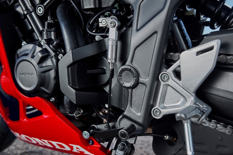 Honda CB 650 R e CBR 650 R 2024: le prime con e-clutch
