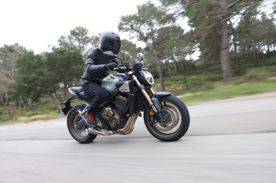 Honda CB 650 R e CBR 650 R 2024: le prime con e-clutch