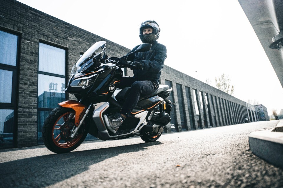 QJ Motor ATR 125: la prova del mini crossover +VIDEO+