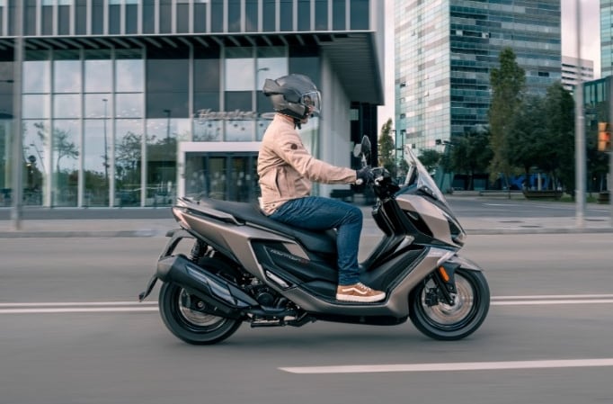 Kymco Downtown 350 GT: ecco il vero rivale dello Yamaha XMax 