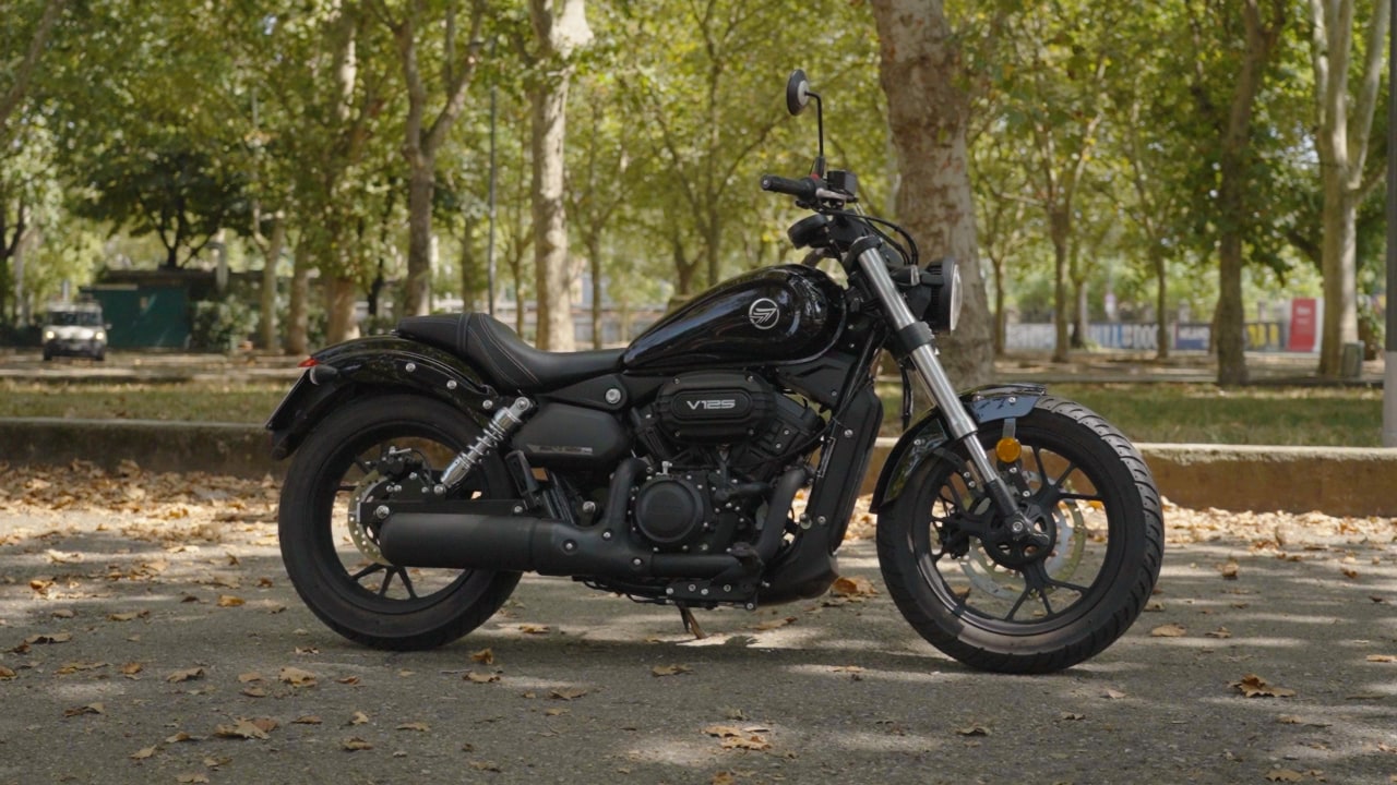 Keeway RK V125C: una vera custom con bicilindrico a V (ma è 125 cc...)