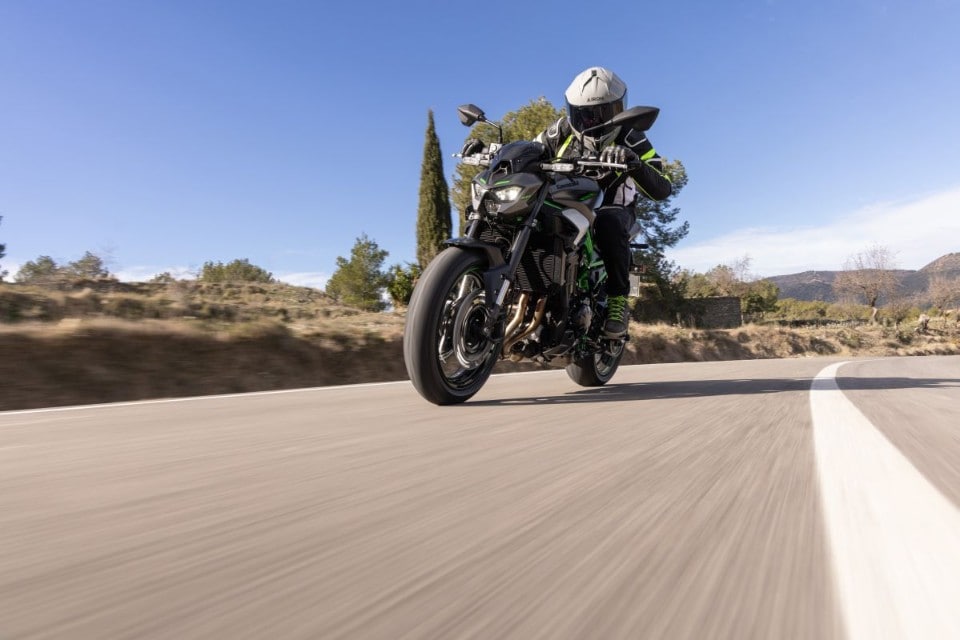 Kawasaki Z900: ecco la naked che da oggi vorrete comprare (e non solo per il prezzo...) +VIDEO+