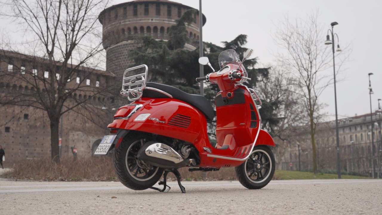 Ecco perché oggi uno scooter come la Vespa ha ancora senso di esistere (soprattutto se si chiama 310 GTS)