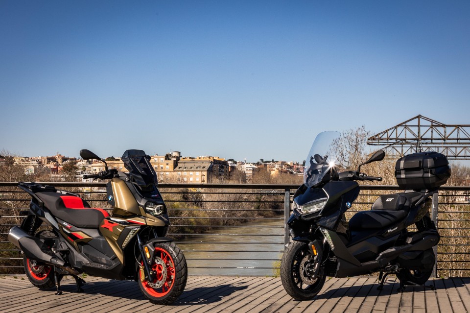 BMW C400 X e GT: gli scooter medi più equipaggiati del mercato (in pratica, auto su due ruote)
