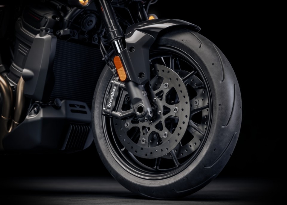 Harley-Davidson Pan America 1250 ST: col cerchio da 17" è un'altra moto (ed è più divertente che mai)