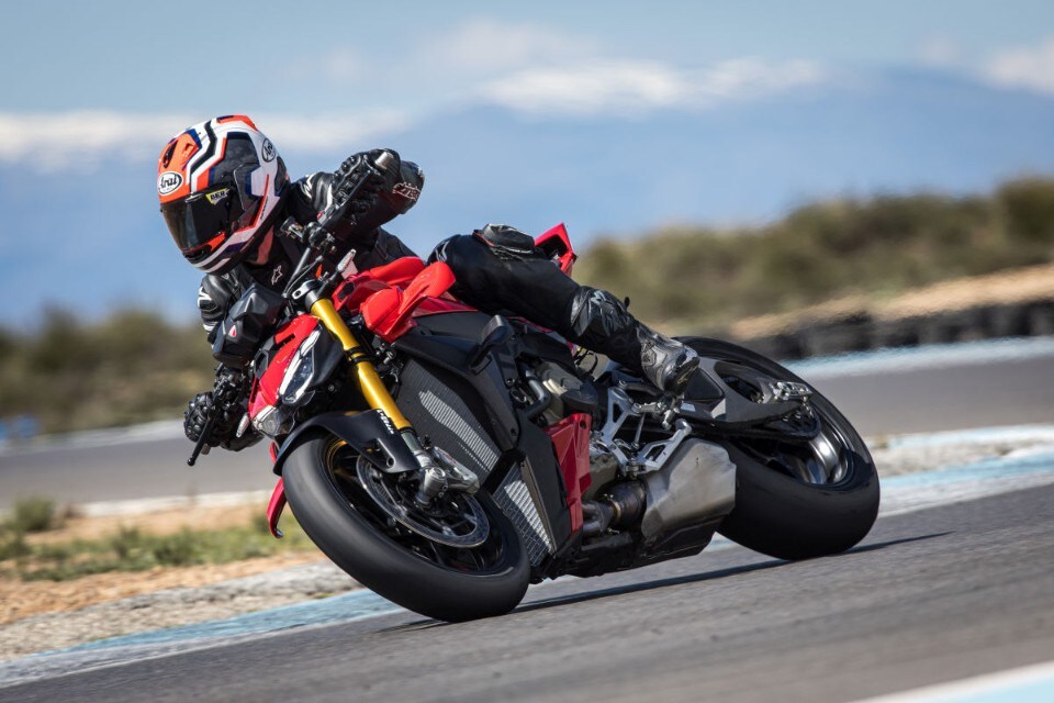 Ducati Streetfighter V4 2025: la naked più estrema mai costruita