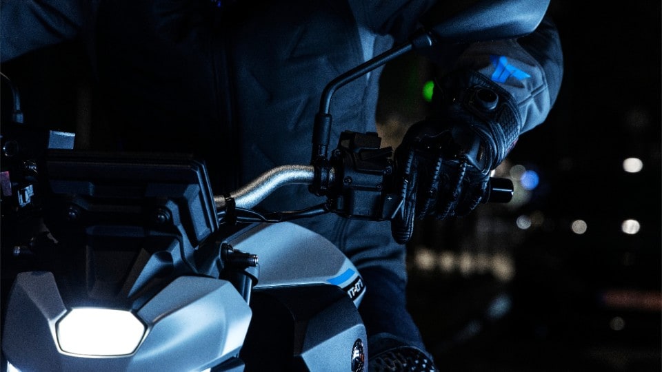 Odiateci pure, ma la Yamaha MT-07 automatica è meglio di quella col cambio manuale. Ecco perché