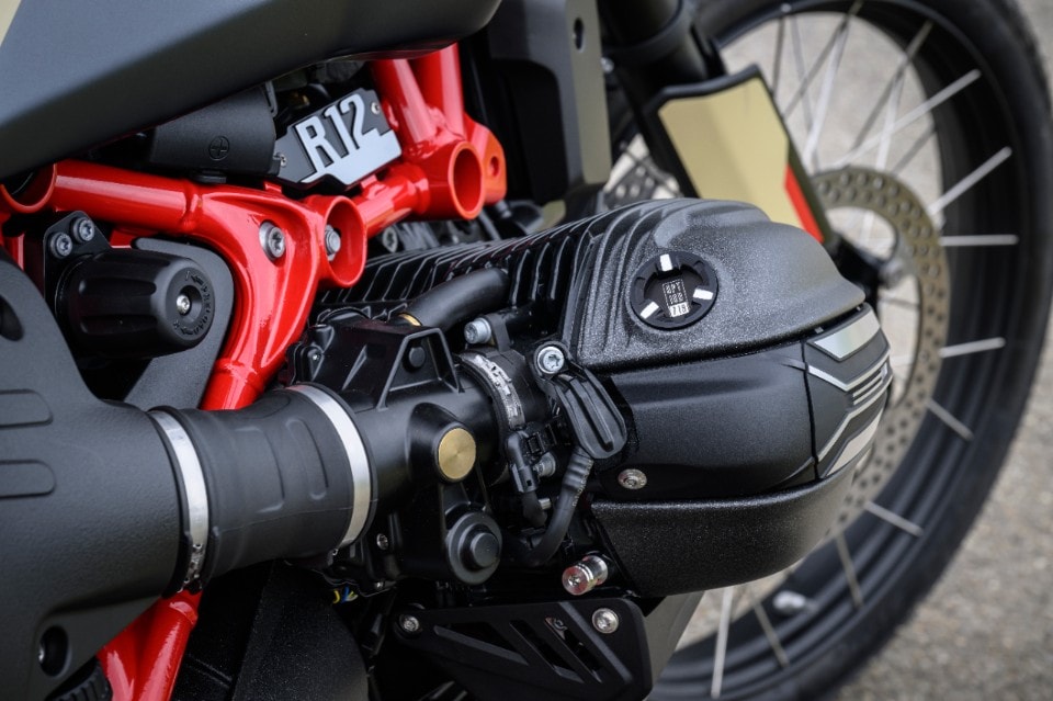 Prendeteci pure per matti, ma la BMW R12 G/S è la vera erede della R80 G/S: ecco perché 