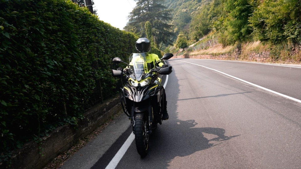 Test a Testa Benelli TRK 702 X vs Moto Morini X-Cape 700: qual è meglio?