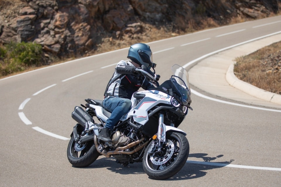 Rieju Xplora 557 e 707: ecco la vera alternativa alle Benelli TRK