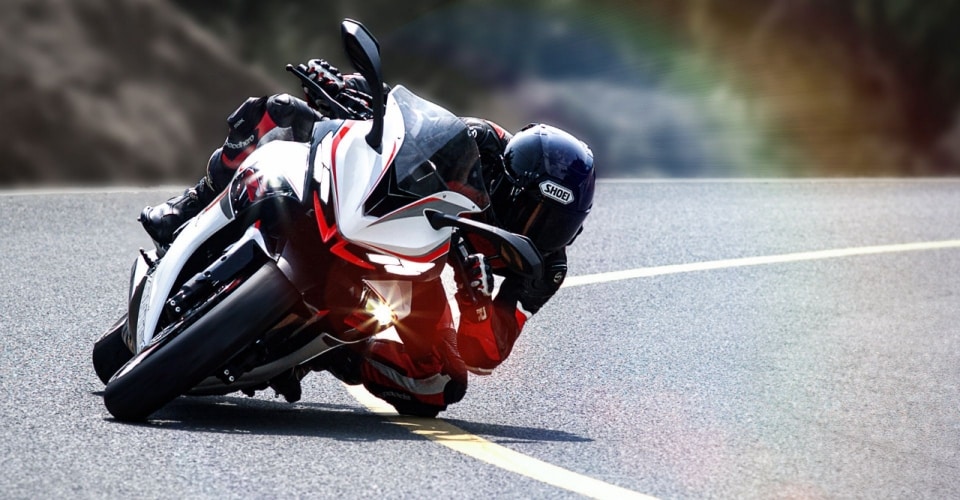 Prova Zontes ZT 703-RR: come va la sportiva a 3 cilindri cinese