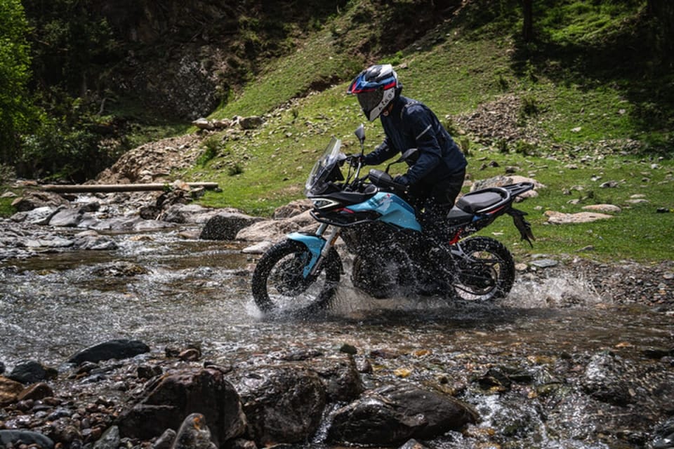 Una adventure con un bel motore bicilindrico, tanta elettronica, dettagli curati e prezzo da urlo: con la T352X Morbidelli manda in tilt la concorrenza