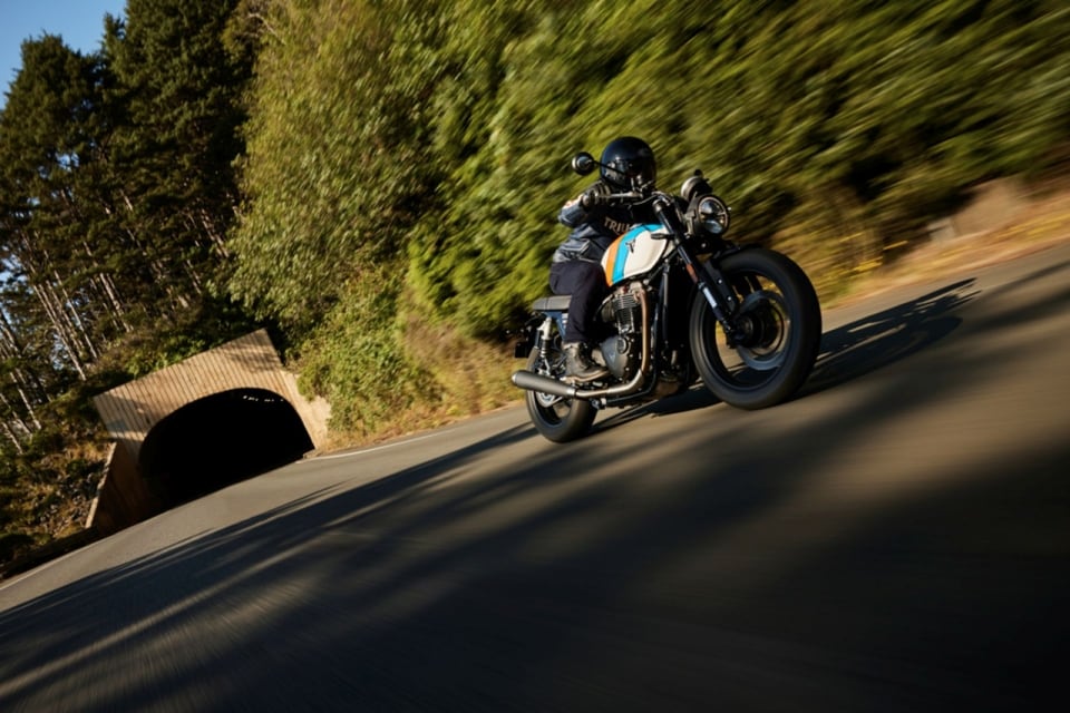 Moto Guzzi V7 Sport VS Triumph Speed Twin 900: qual è la miglior classic del 2025?
