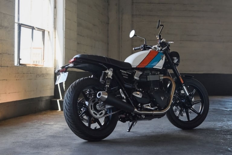 Moto Guzzi V7 Sport VS Triumph Speed Twin 900: qual è la miglior classic del 2025?